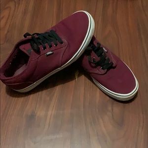 Men’s Vans sz 10 color maroon
